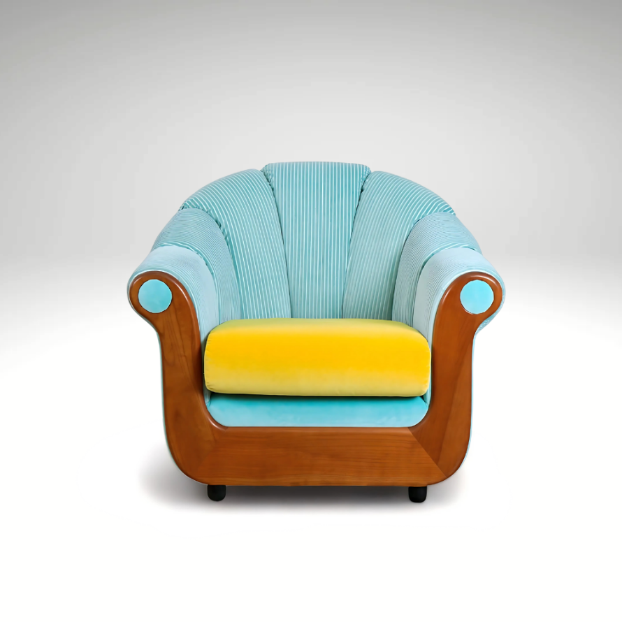 Poltrona tondeggiante con braccioli in velluto Rubelli color Zaffiro & Miele